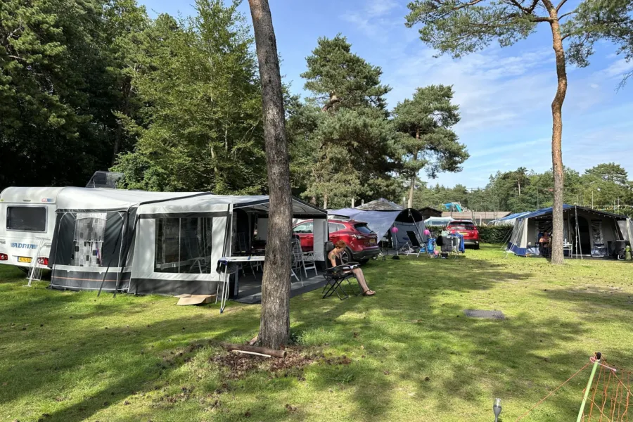 Camping Veluwe Stellplatz mit privaten Sanitäranlagen Fink 16