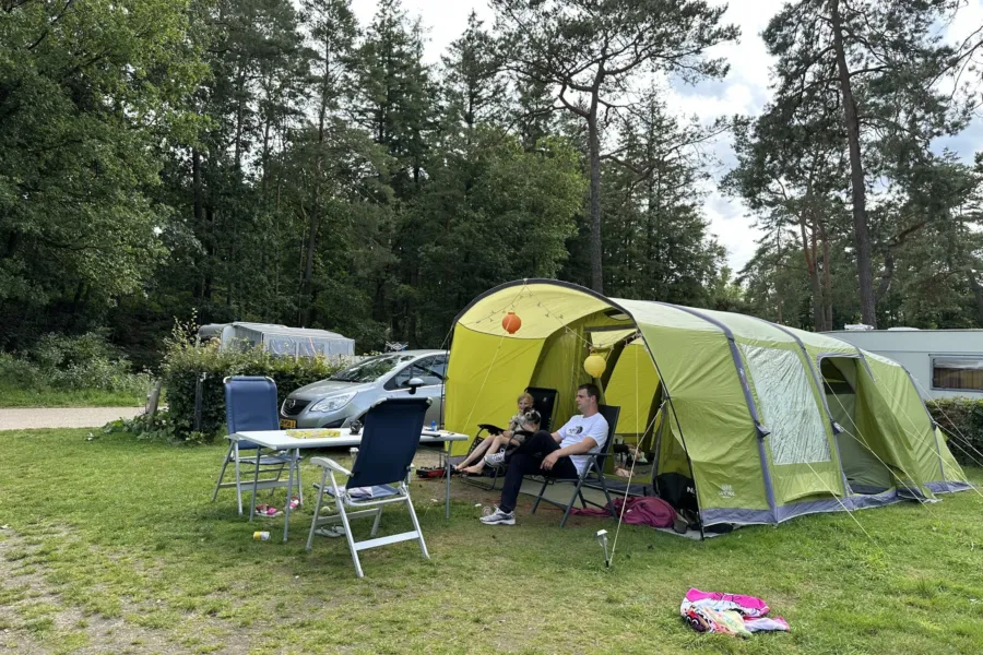 Camping Veluwe Stellplatz Spatz mit privaten sanitären Anlagen 10