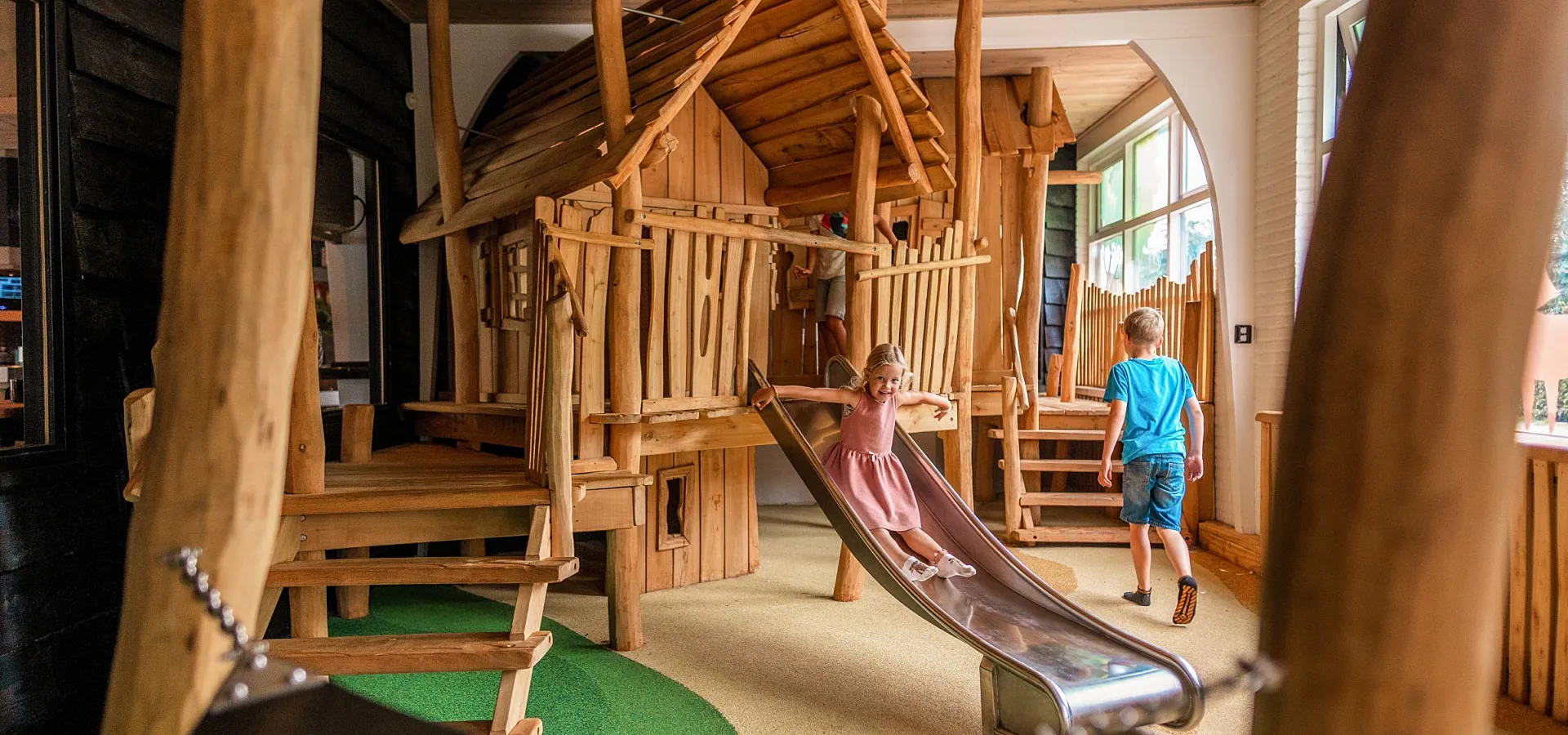 Campingplatz mit Indoor-Spielplatz und Hallenbad 65