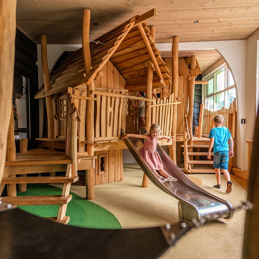 Campingplatz mit Indoor-Spielplatz und Hallenbad 65