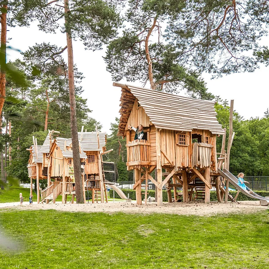 Campingplatz mit Indoor-Spielplatz und Hallenbad 52