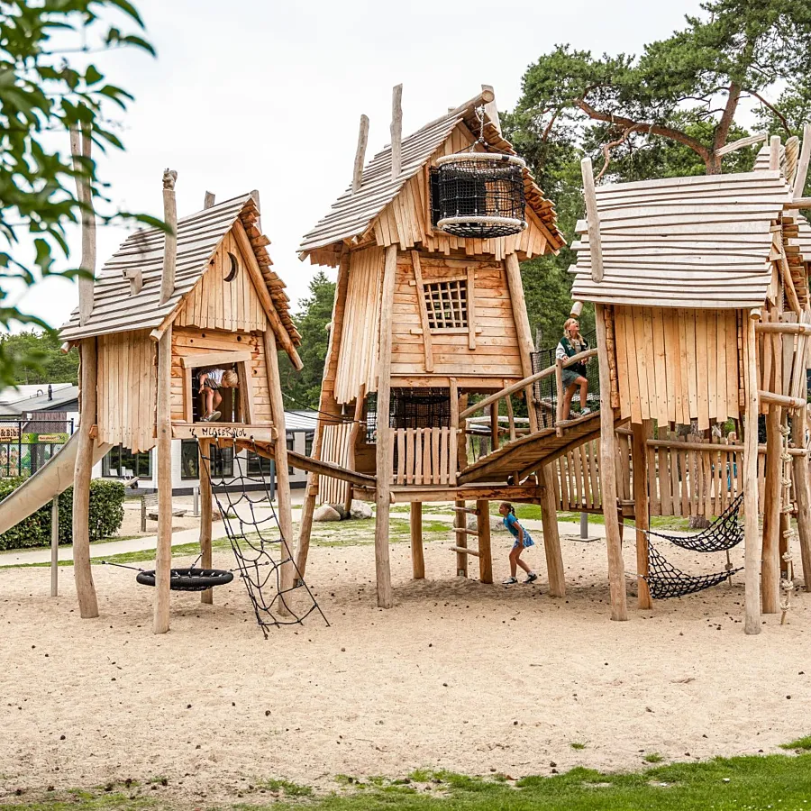 Campingplatz mit Indoor-Spielplatz und Hallenbad 53